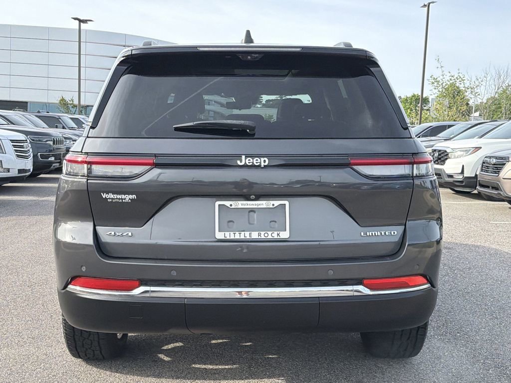 Used 2023 Jeep Grand Cherokee Limited w/ Luxury Tech Group II AWD/4WD image 4