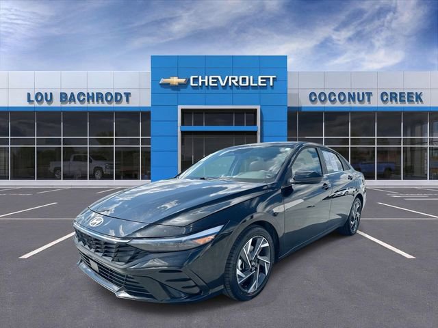 Used 2025 Hyundai Elantra SEL image 4