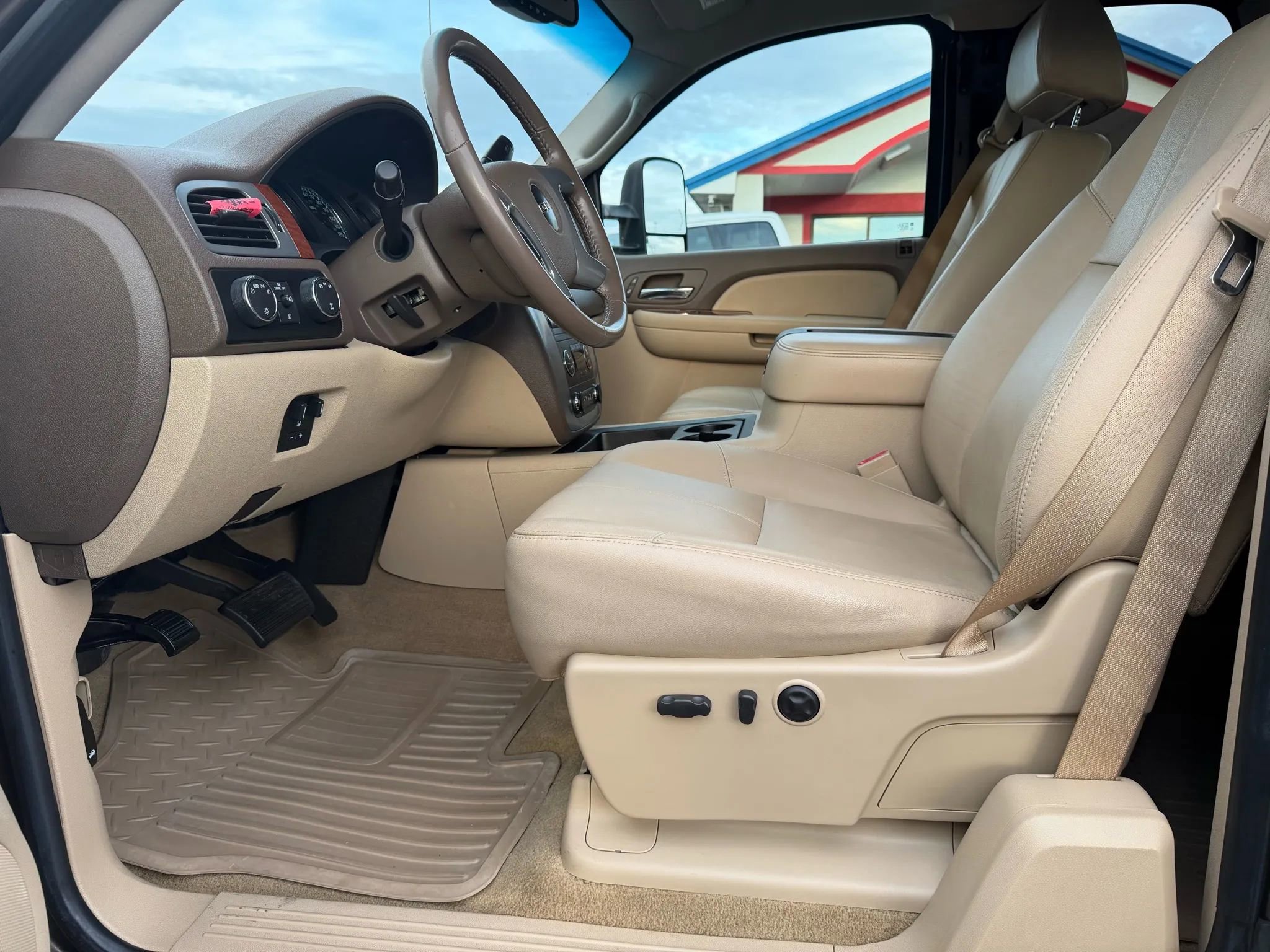 Used 2008 GMC Sierra 2500 SLT w/ Convenience Package image 9