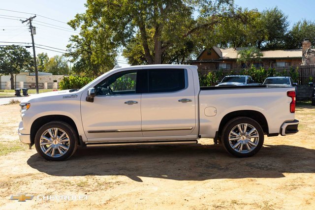 Used 2022 Chevrolet Silverado 1500 High Country w/ High Country Premium Package image 9