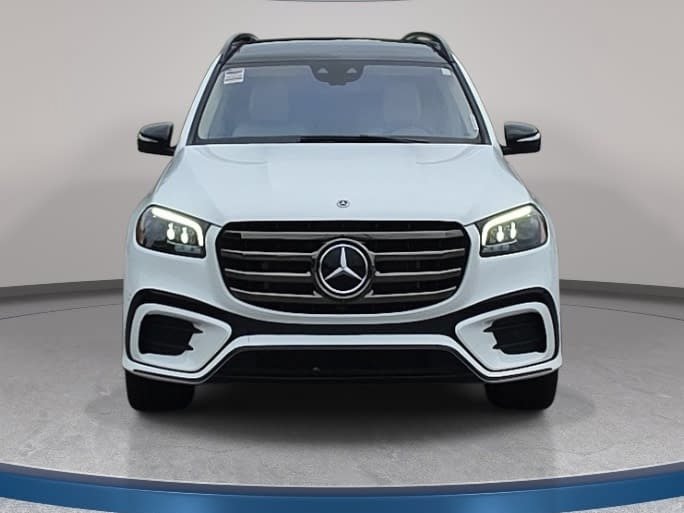 Used 2024 Mercedes-Benz GLS 450 4MATIC image 2