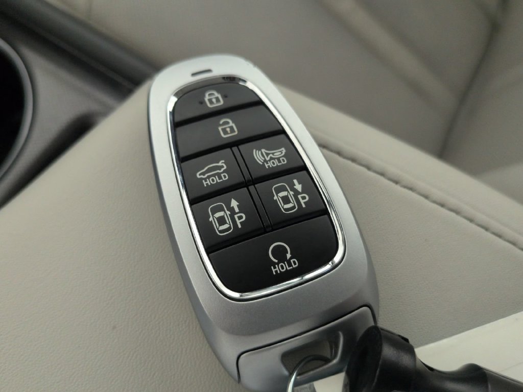 Used 2023 Hyundai Sonata Limited w/ Preferred Accessory Package FWD image 46