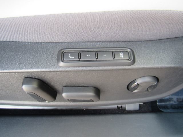 Used 2021 Volkswagen ID.4 Pro S w/ Gradient Package image 23