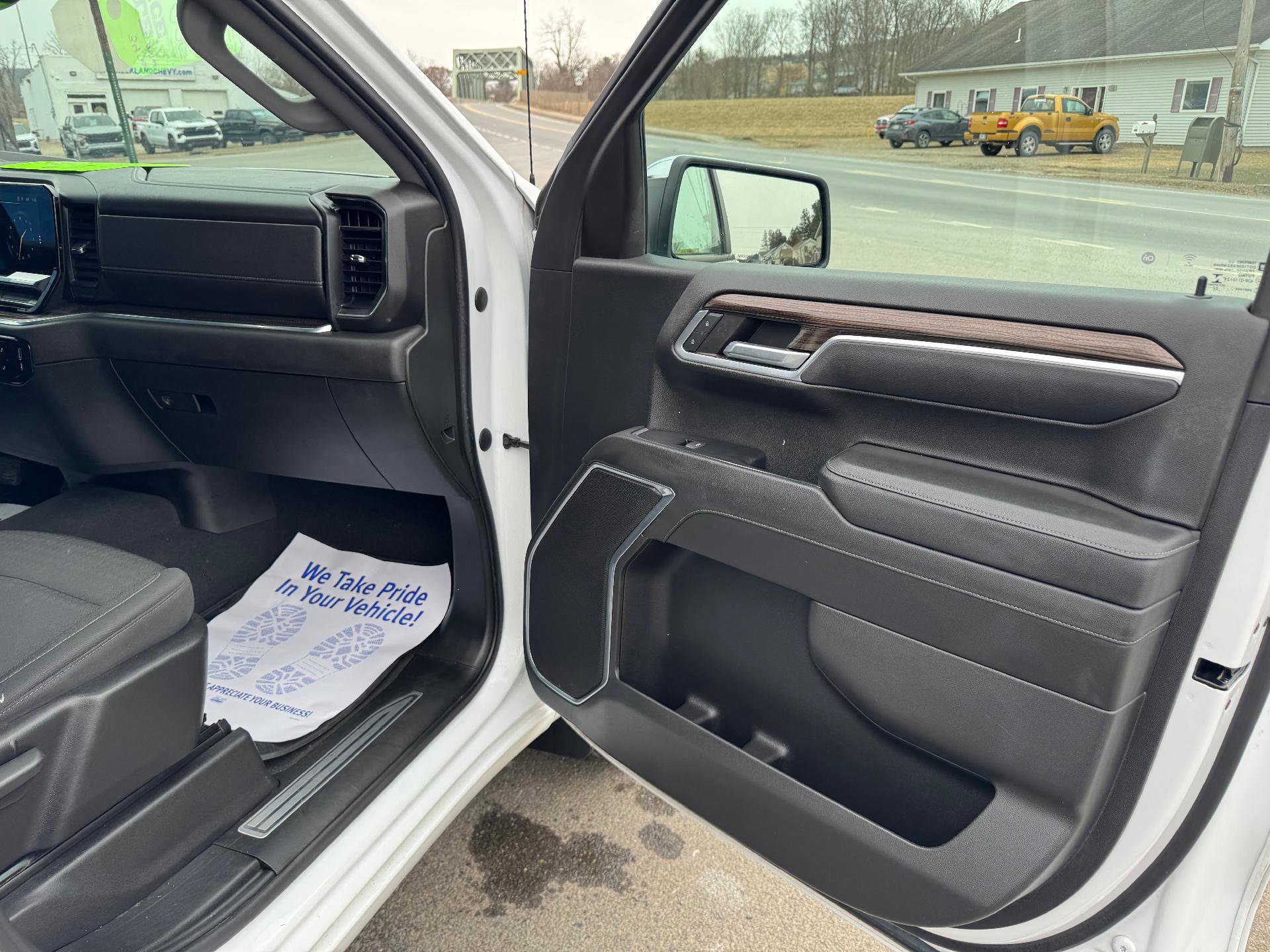 Used 2022 Chevrolet Silverado 1500 LT image 41