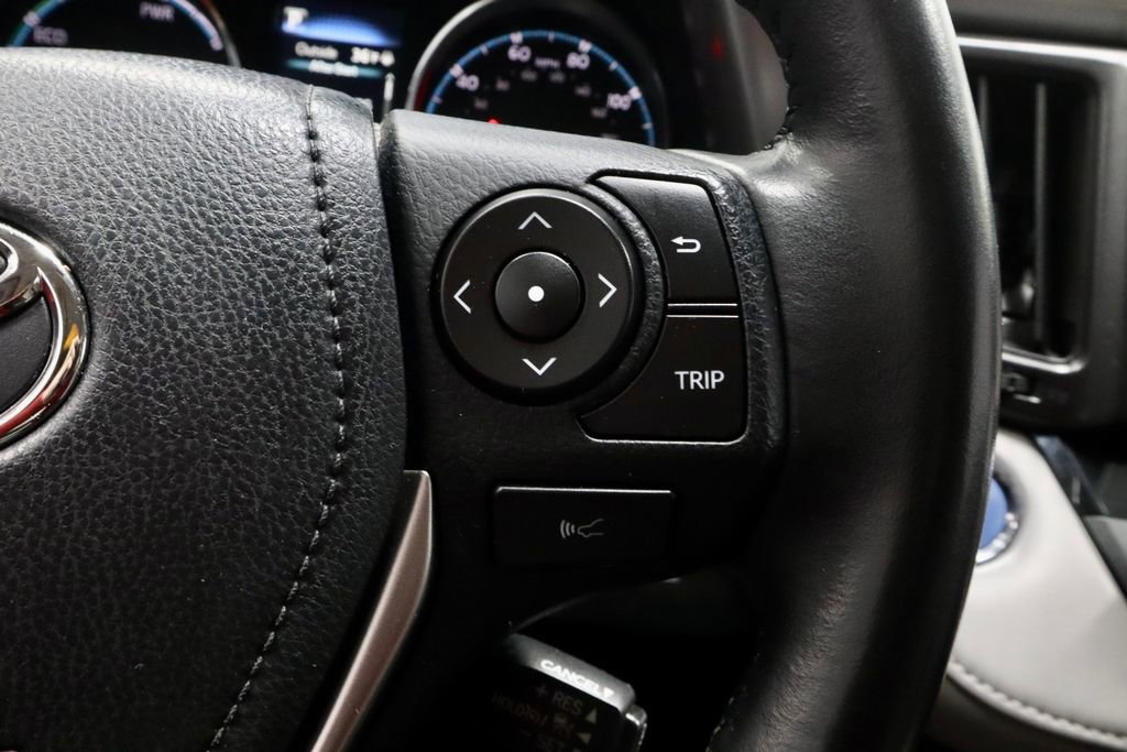 Used 2018 Toyota RAV4 Limited image 29