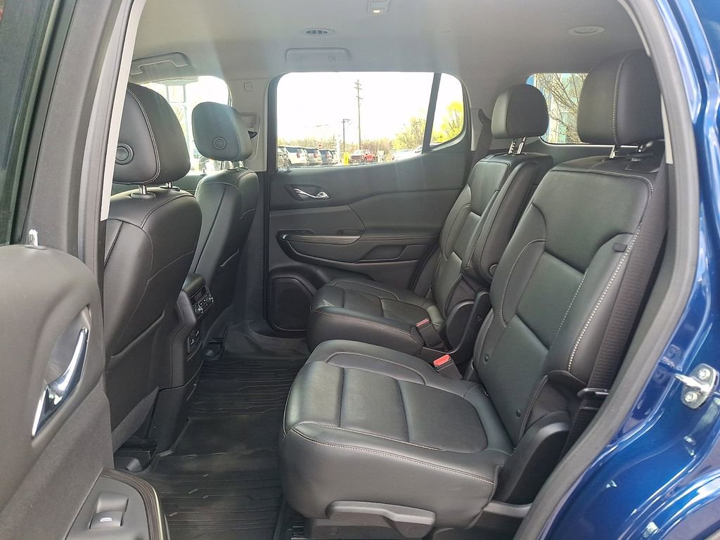 Used 2023 GMC Acadia SLT w/ Preferred Package AWD/4WD image 13