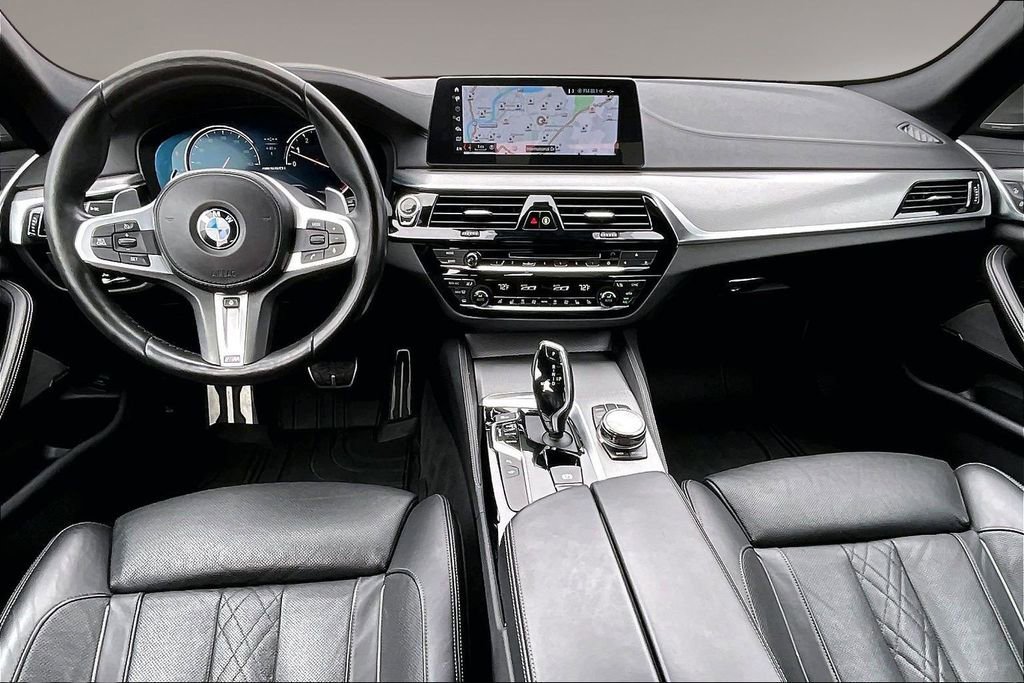 Used 2018 BMW M550i xDrive image 16