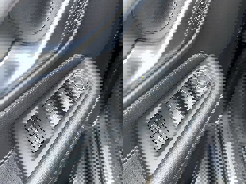 Used 2022 GMC Yukon XL Denali image 43