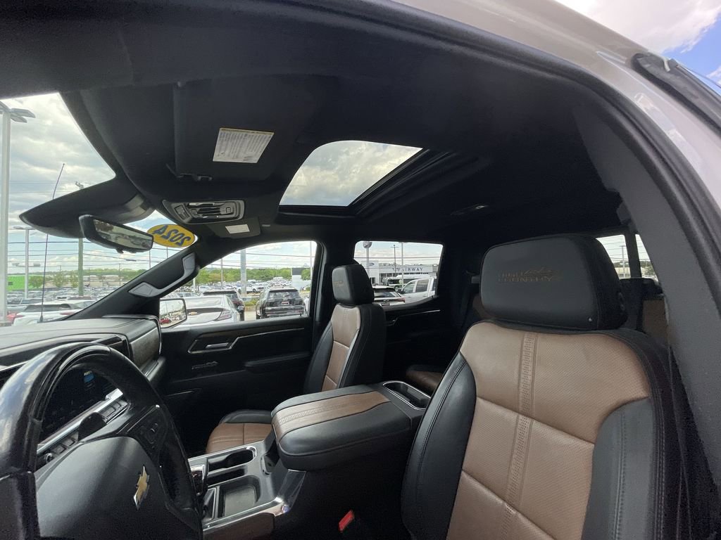 Certified 2024 Chevrolet Silverado 1500 High Country w/ High Country Premium Package AWD/4WD image 18