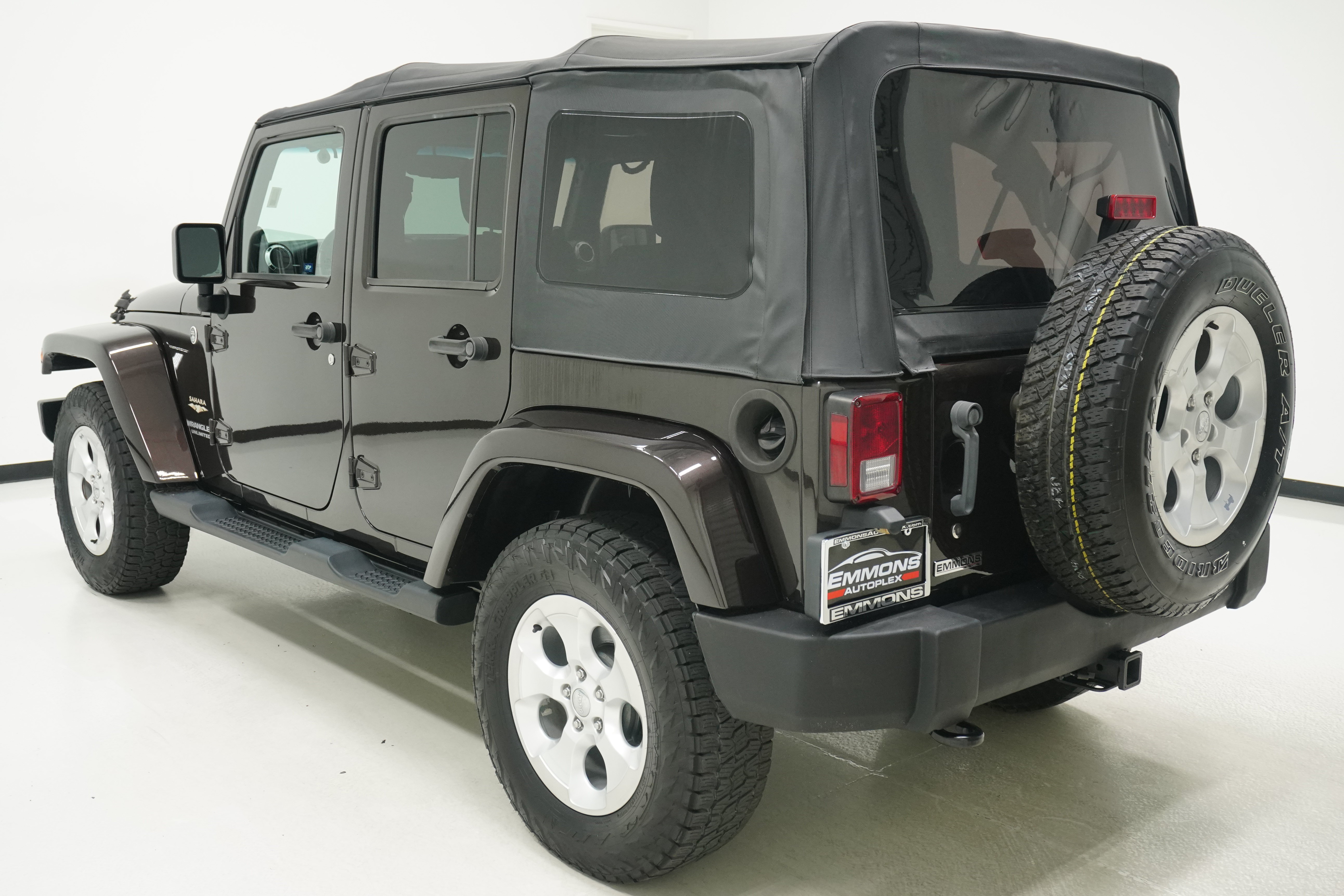 Used 2013 Jeep Wrangler Unlimited Sahara AWD/4WD image 6