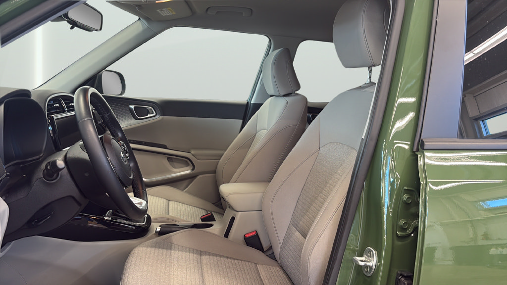 Used 2020 Kia Soul EX FWD image 17