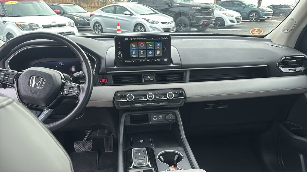 Used 2024 Honda Pilot Elite image 12