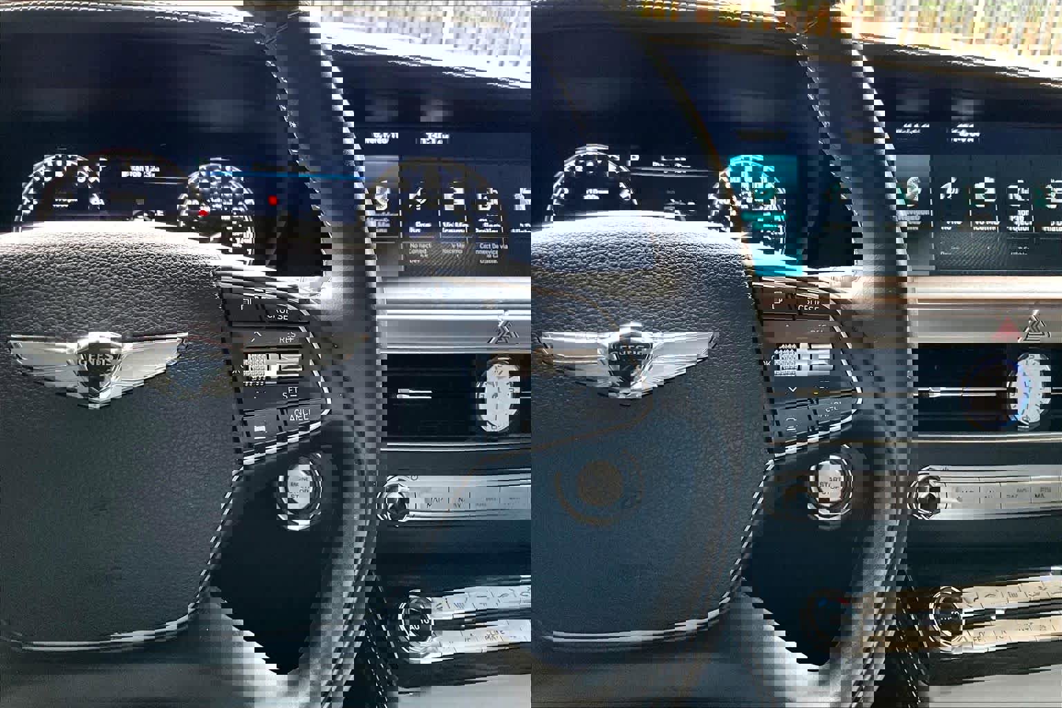 Used 2021 Genesis G90 3.3T Premium image 24