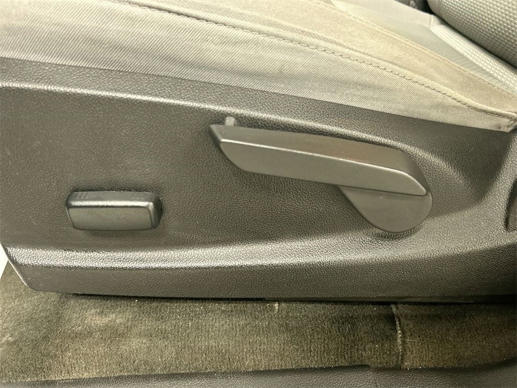 Used 2018 Chevrolet Colorado LT image 10