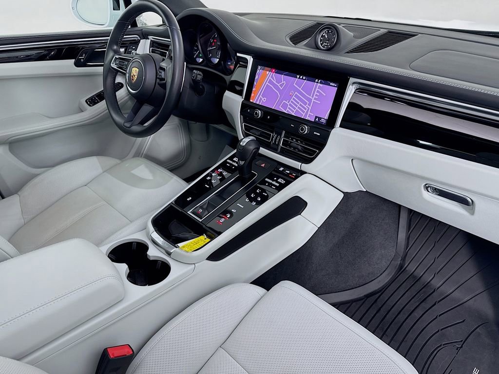Used 2024 Porsche Macan image 38