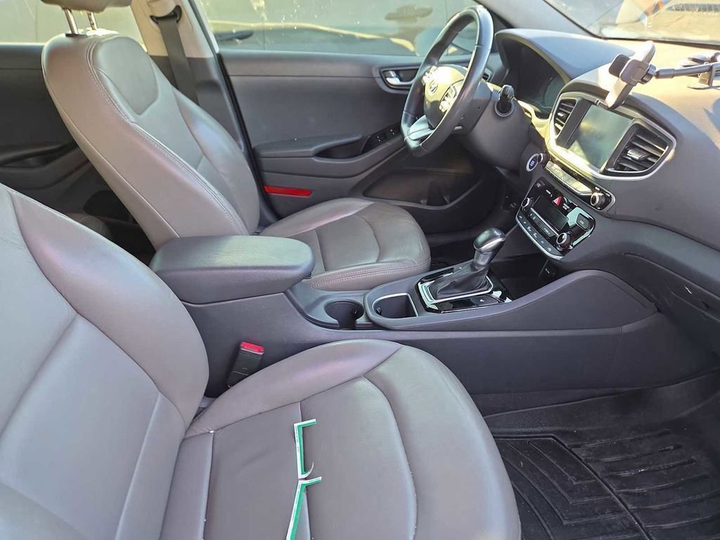 Used 2017 Hyundai Ioniq SEL image 11