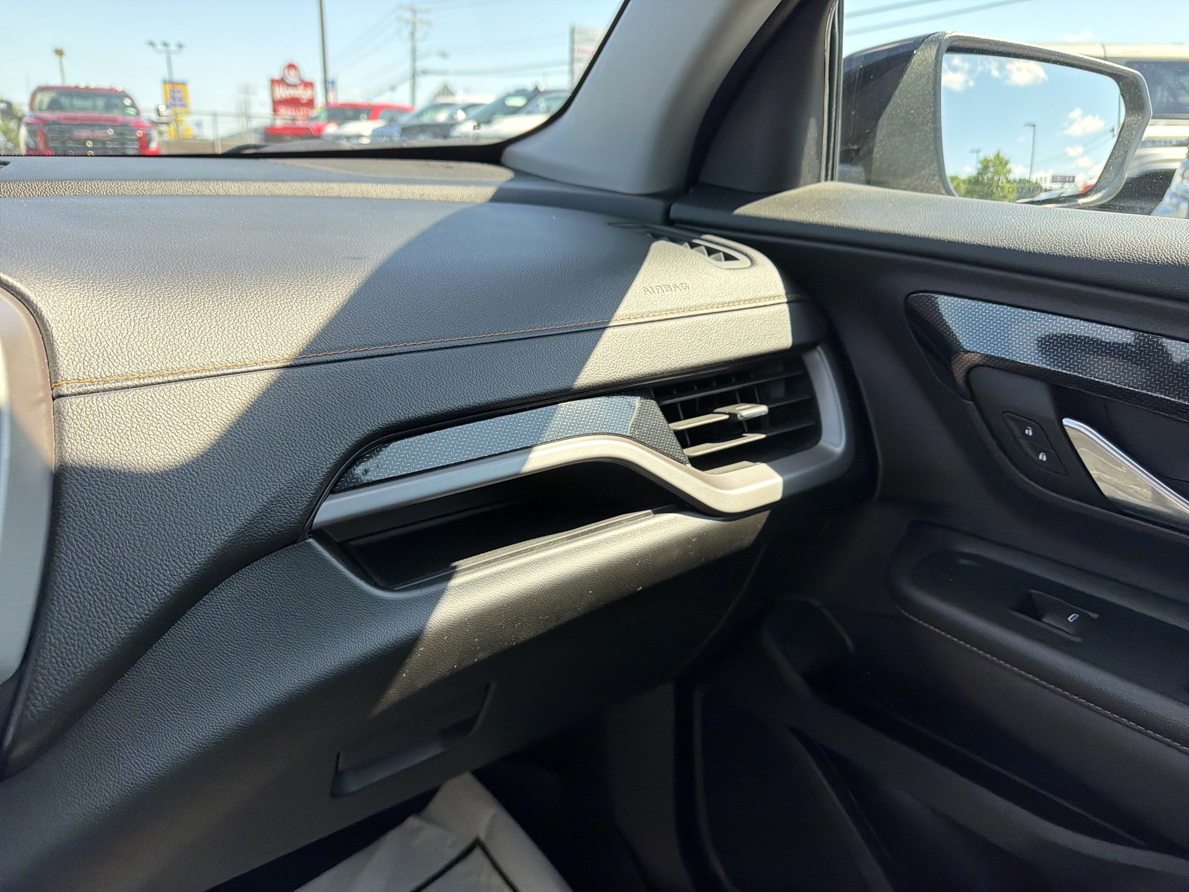 Used 2023 GMC Terrain AT4 AWD/4WD image 24