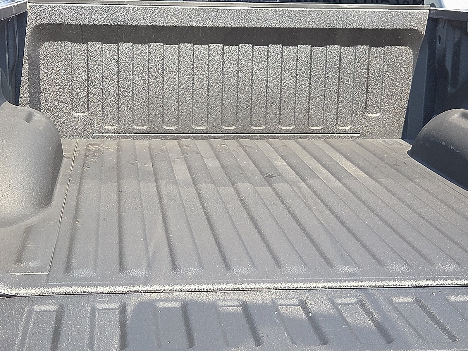 Used 2025 RAM 1500 Laramie AWD/4WD image 8