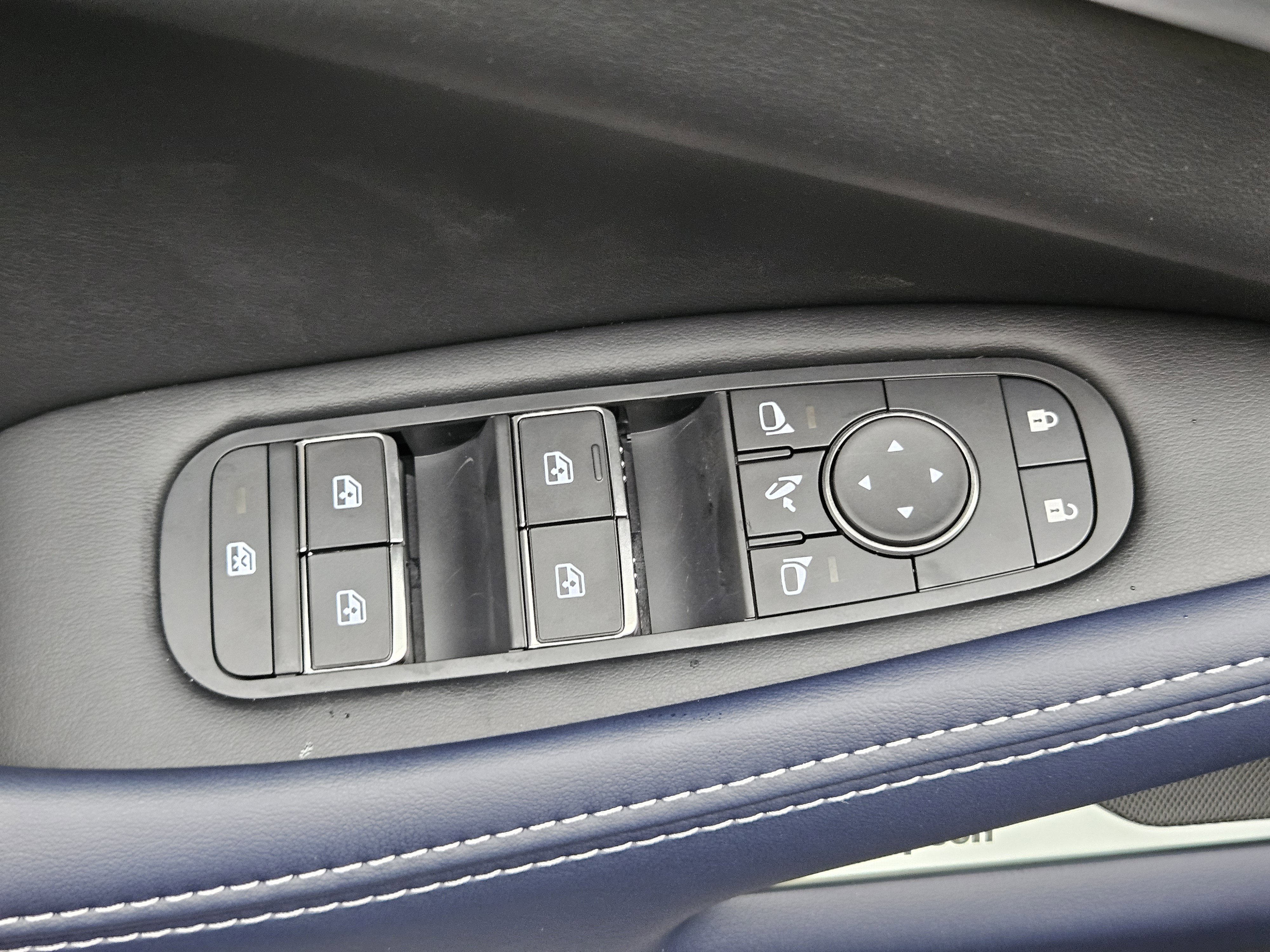 New 2026 INFINITI QX60 Luxe w/ Dark Cargo Package image 21