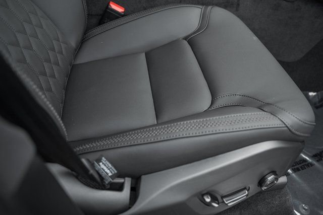 Certified 2025 Volvo XC90 T8 Core w/ Climate Package image 30