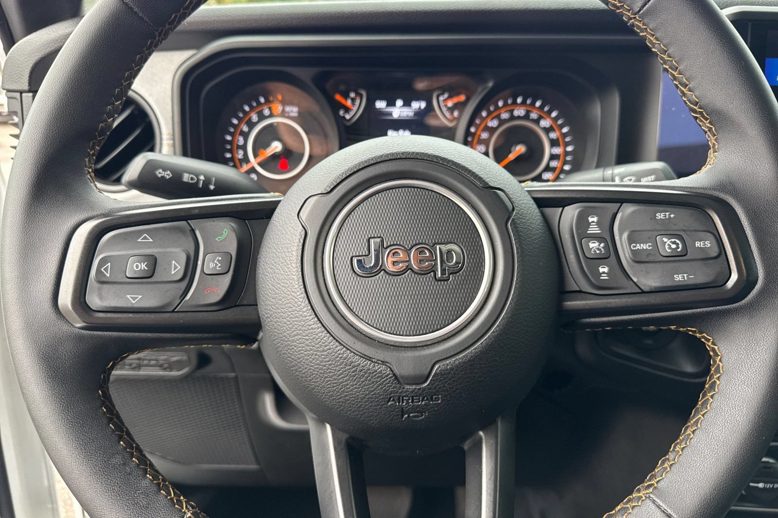 Used 2025 Jeep Gladiator Sport AWD/4WD image 26