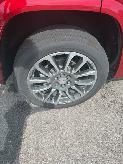 Used 2021 GMC Acadia Denali w/ Denali Technology Package image 32