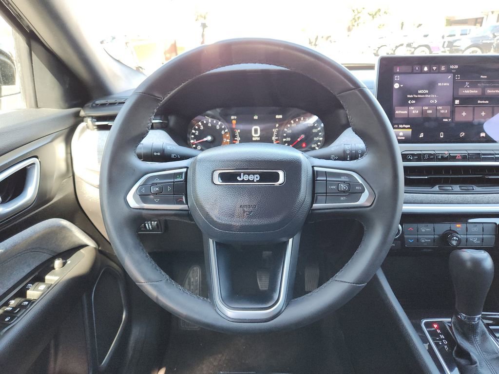 Used 2024 Jeep Compass Latitude image 13