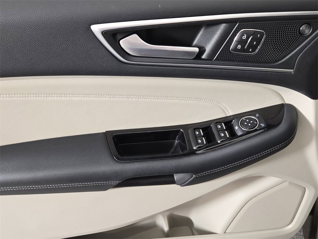 Used 2019 Ford Edge Titanium w/ Equipment Group 301A image 25