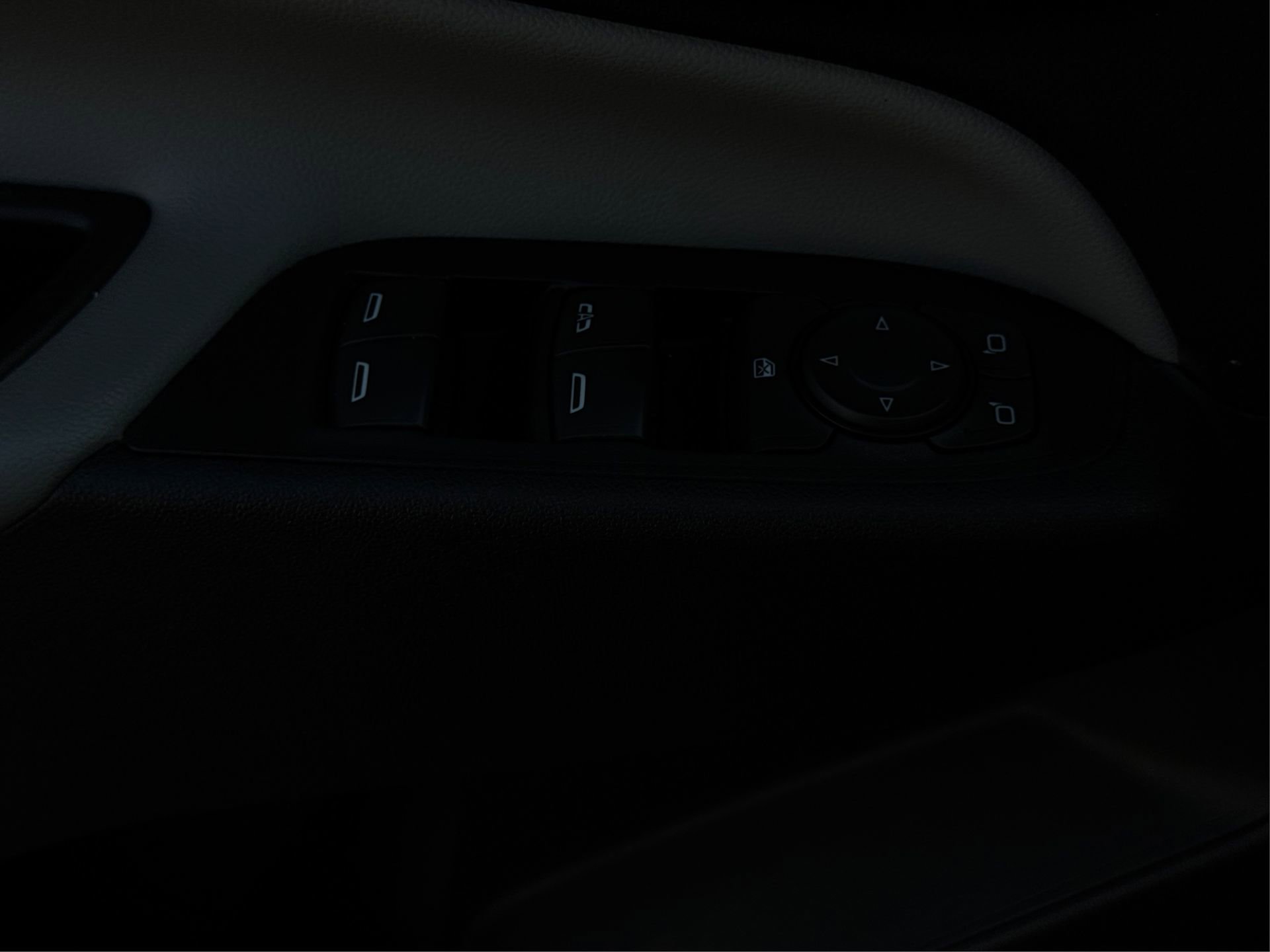 Used 2023 Chevrolet Equinox LS image 36