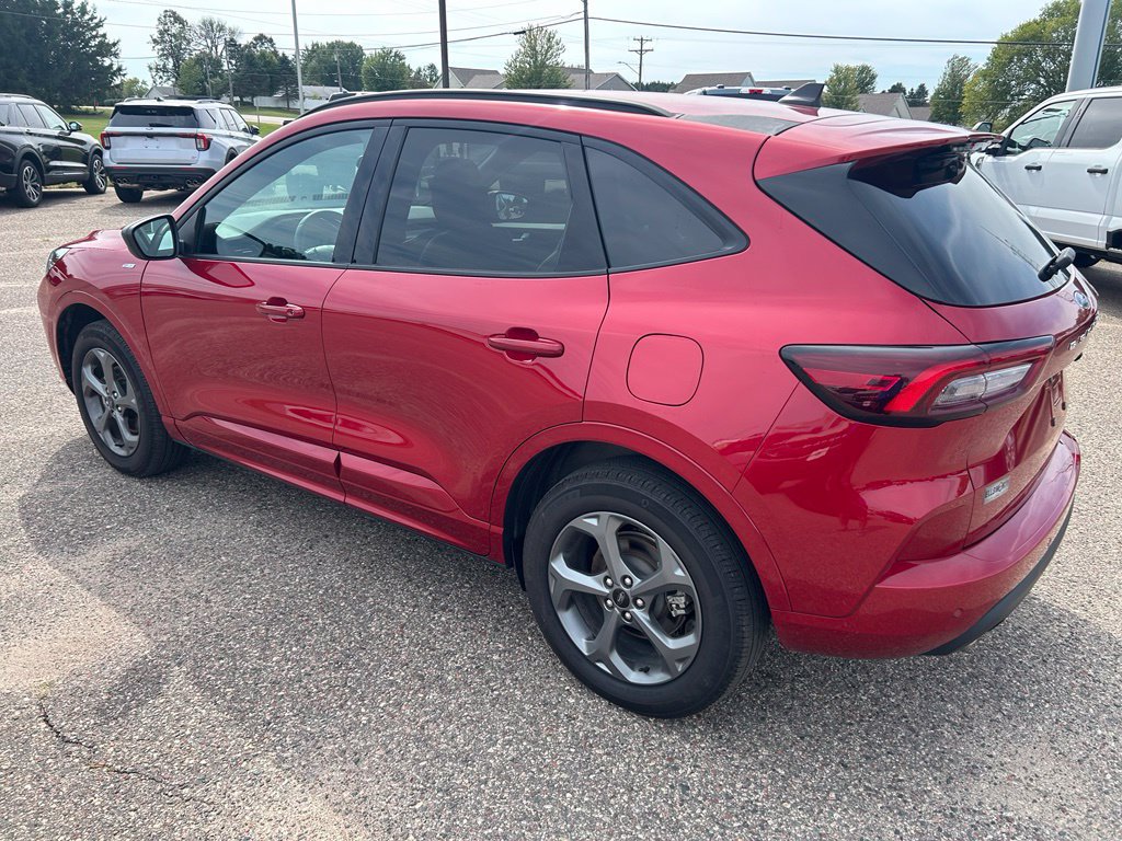Used 2024 Ford Escape ST-Line w/ Tech Pack #1 AWD/4WD image 5