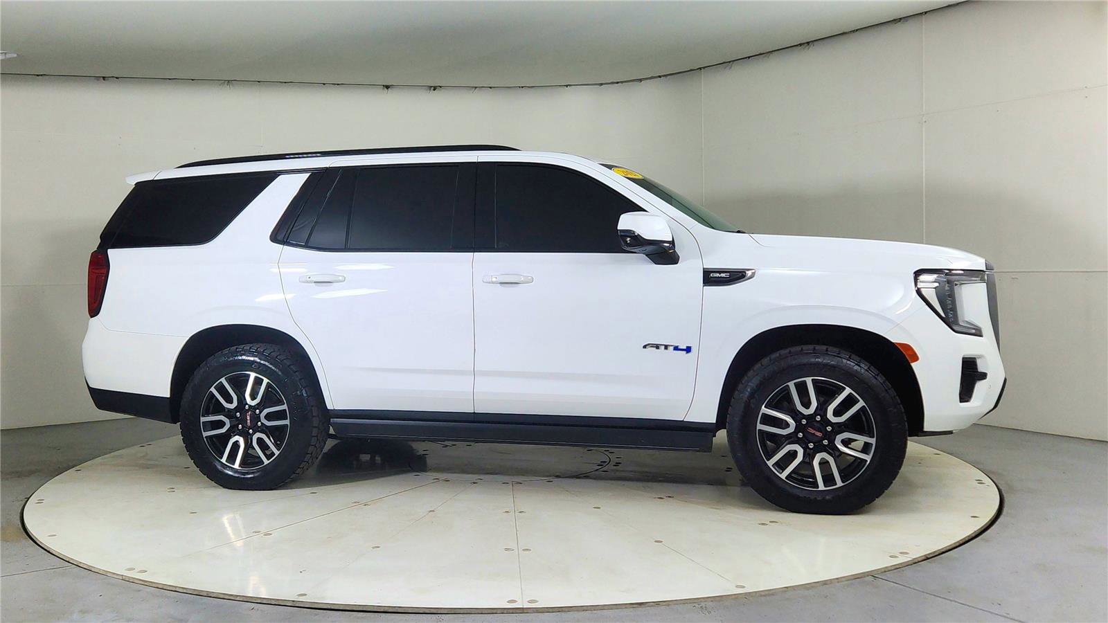 Used 2021 GMC Yukon AT4 w/ AT4 Premium Plus Package image 8