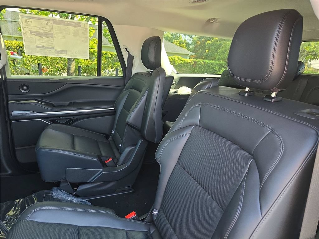 New 2027 Lincoln Navigator L Premier RWD image 14