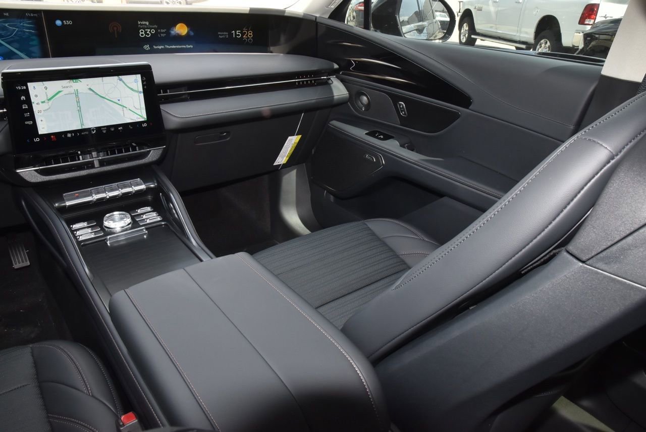 New 2026 Lincoln Nautilus Reserve AWD/4WD image 24