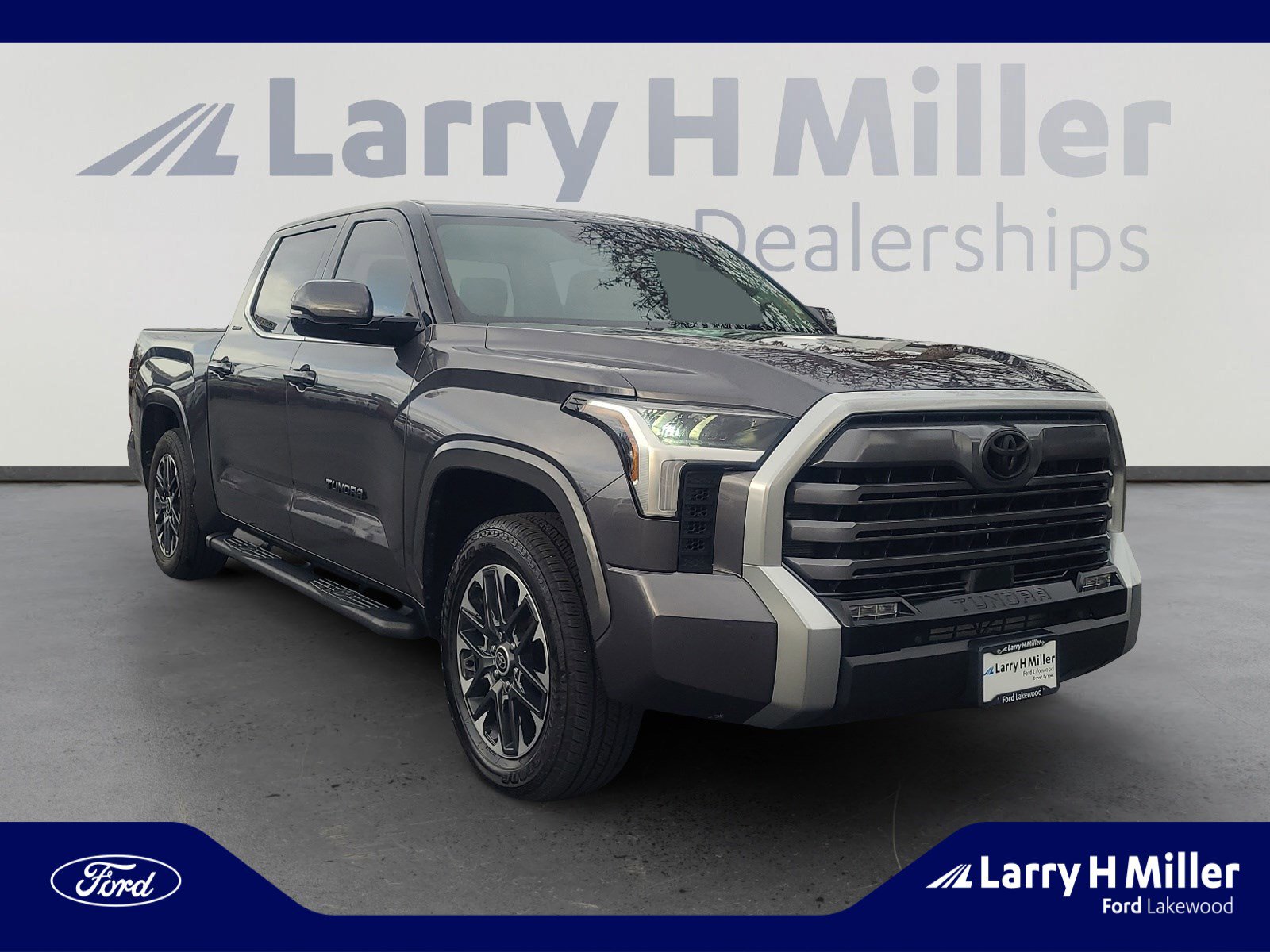 Used 2023 Toyota Tundra Limited w/ Power Package image 7