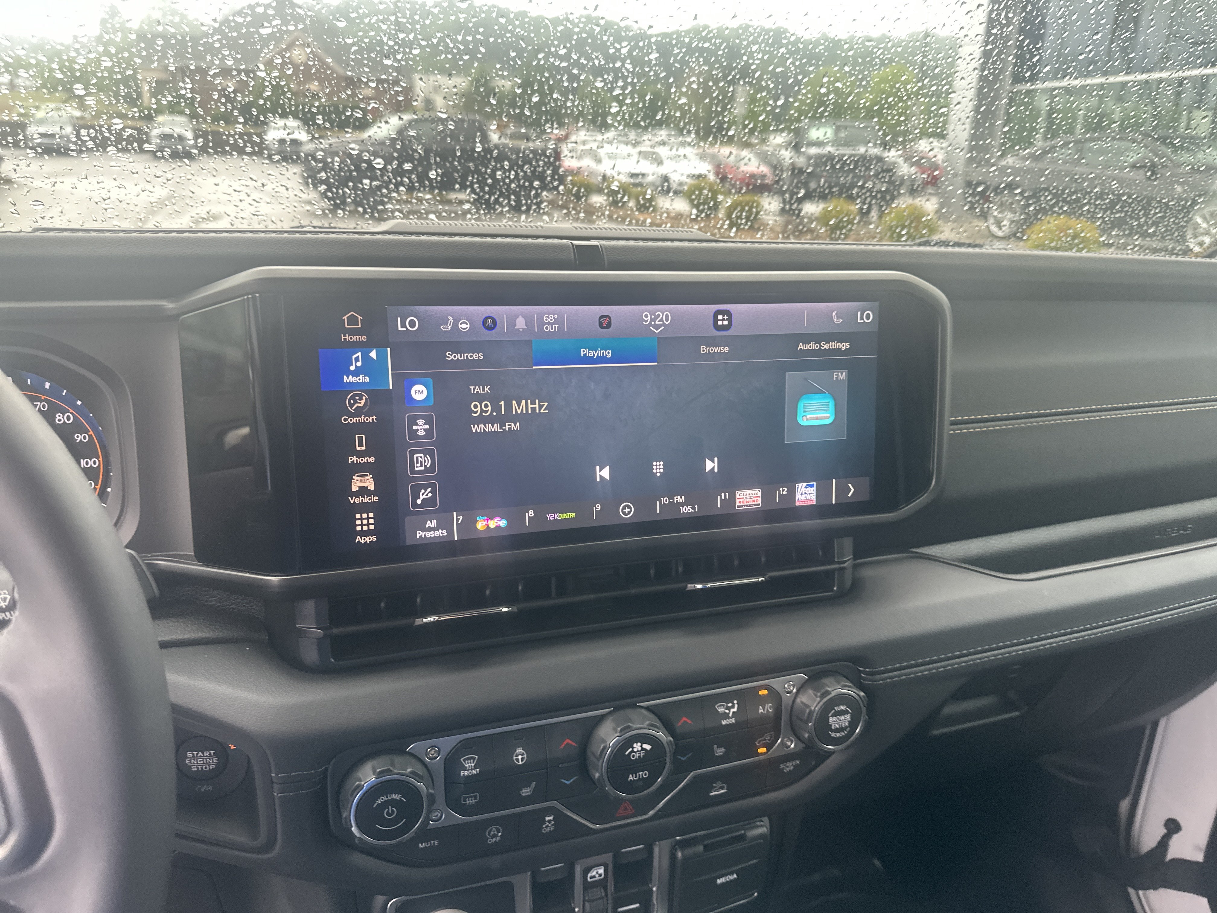 Used 2025 Jeep Gladiator Sport AWD/4WD image 37
