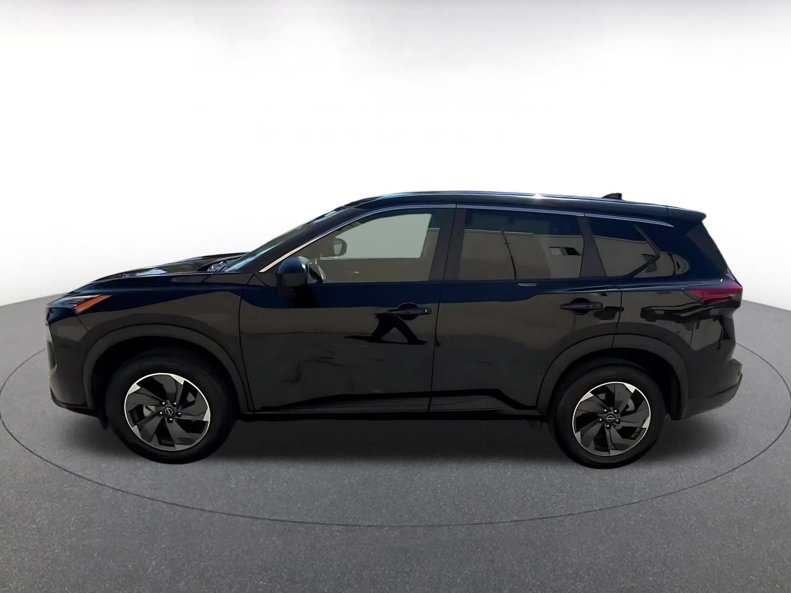 Used 2025 Nissan Rogue SV FWD image 9
