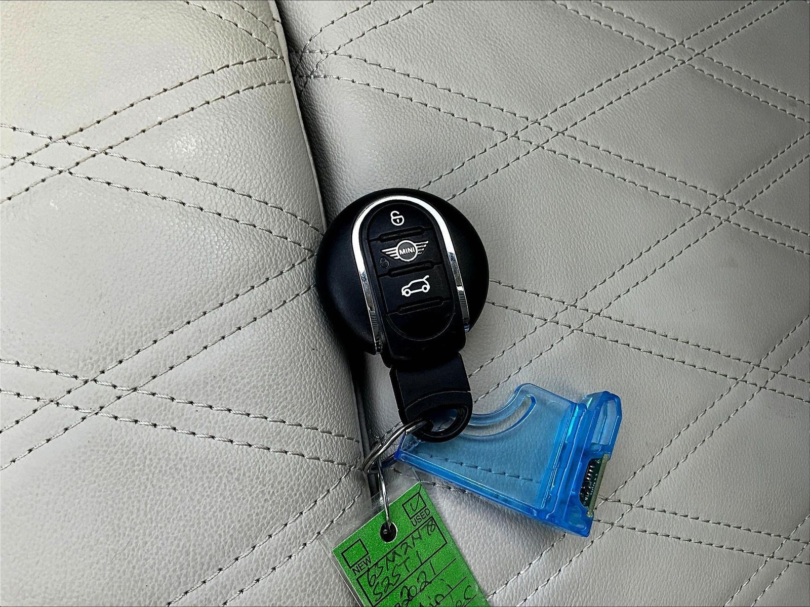 Used 2021 MINI Cooper S w/ Signature Upholstery Package FWD image 34