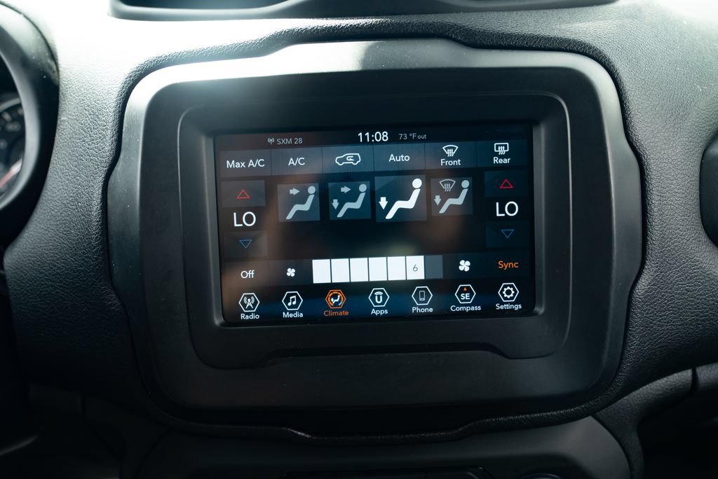 Used 2019 Jeep Renegade Altitude w/ Quick Order Package 2XM FWD image 14