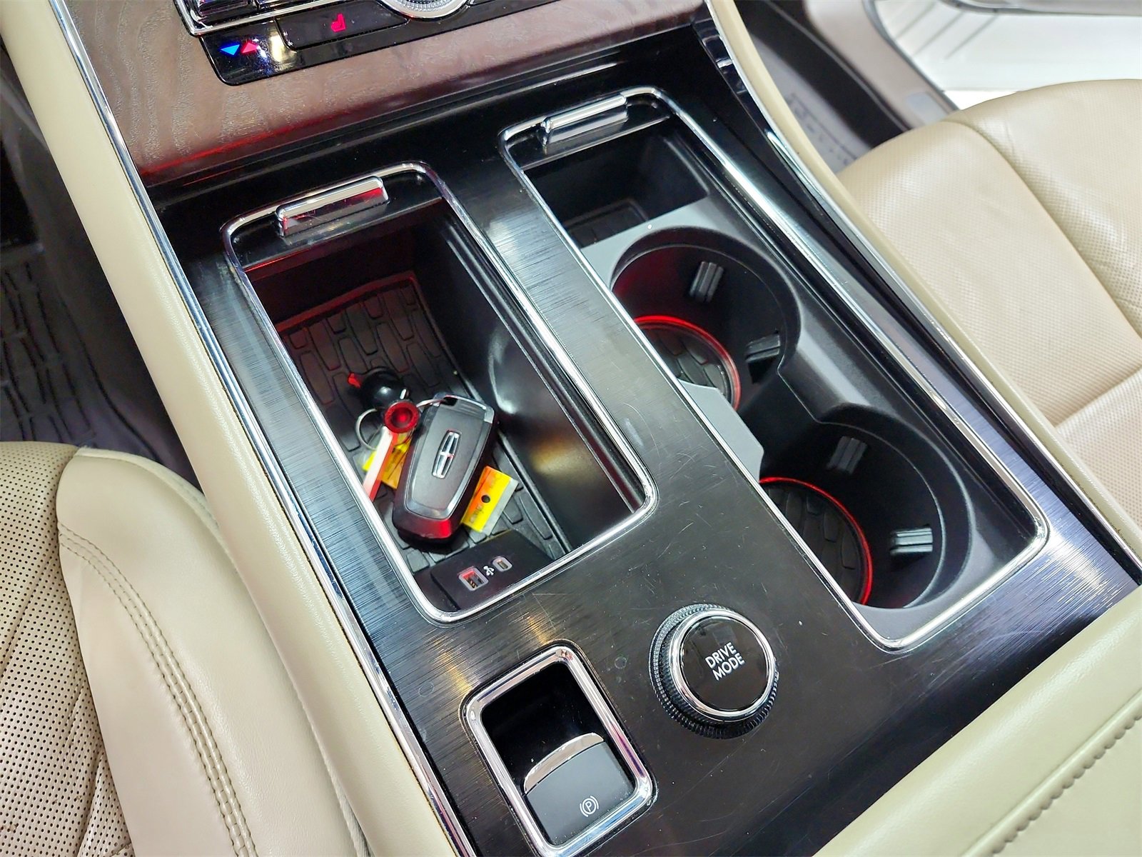 Used 2020 Lincoln Aviator Reserve image 32