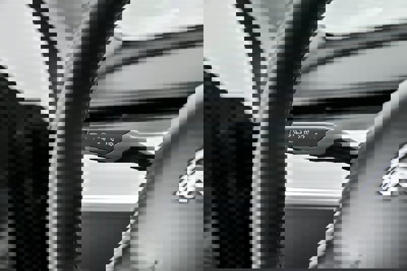 Used 2022 Tesla Model Y Long Range image 24