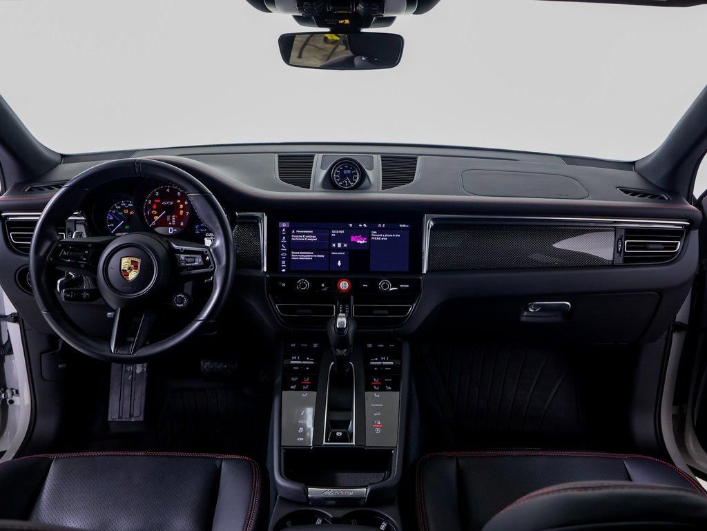 Certified 2025 Porsche Macan GTS image 17