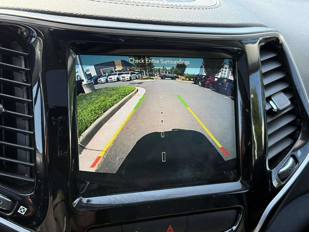 Used 2019 Jeep Cherokee Limited AWD/4WD image 29