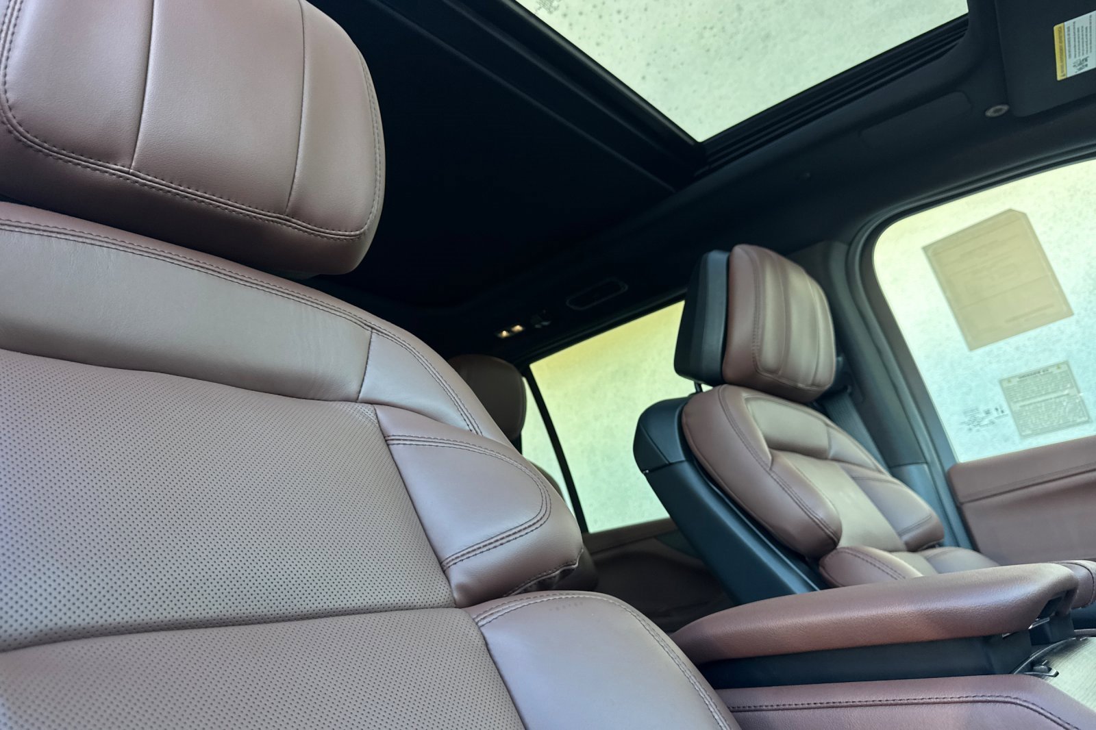 New 2025 Lincoln Navigator Reserve image 17