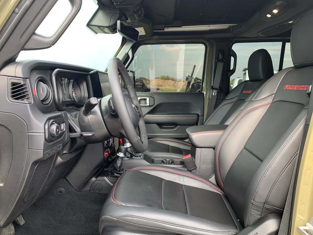 Used 2025 Jeep Wrangler Unlimited Rubicon AWD/4WD image 15