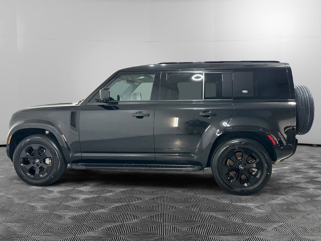 Used 2024 Land Rover Defender 110 X-Dynamic SE image 2