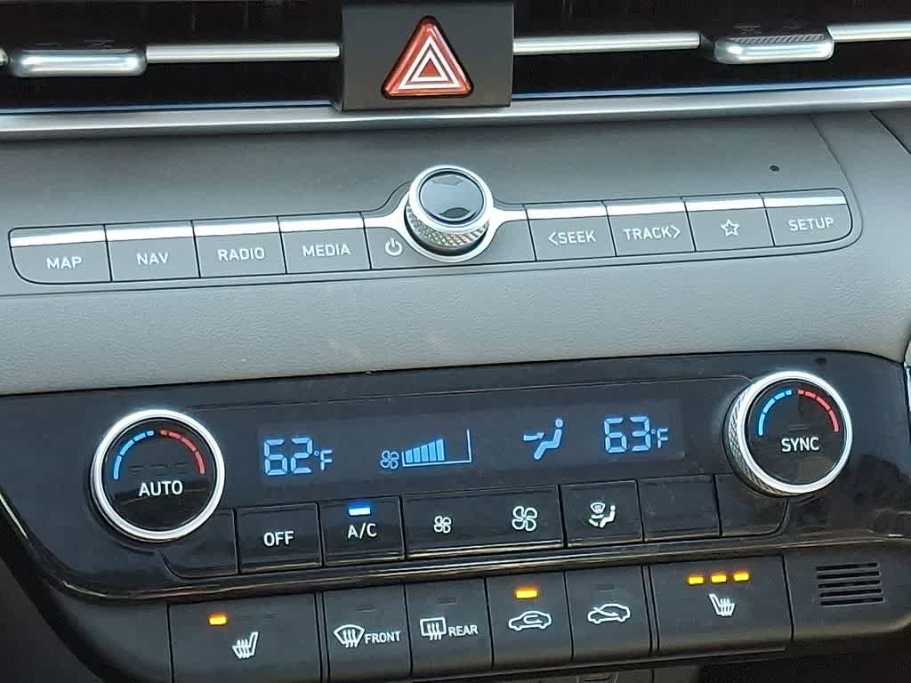 Used 2025 Hyundai Elantra SEL FWD image 17