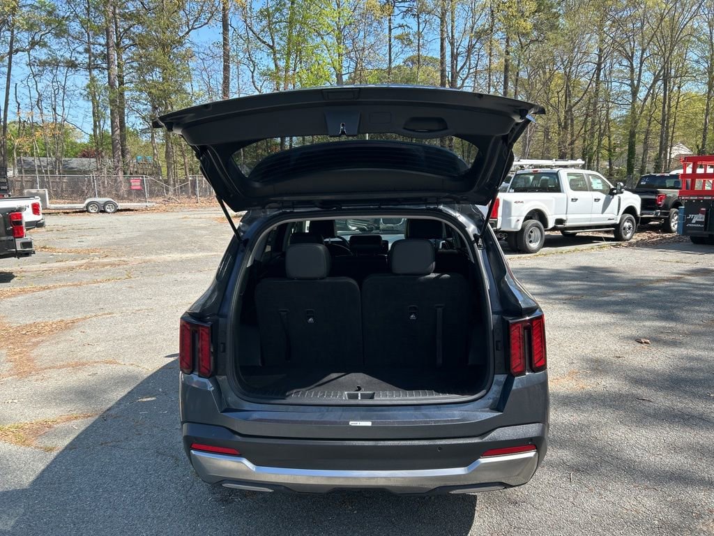 Used 2024 Kia Sorento S image 30