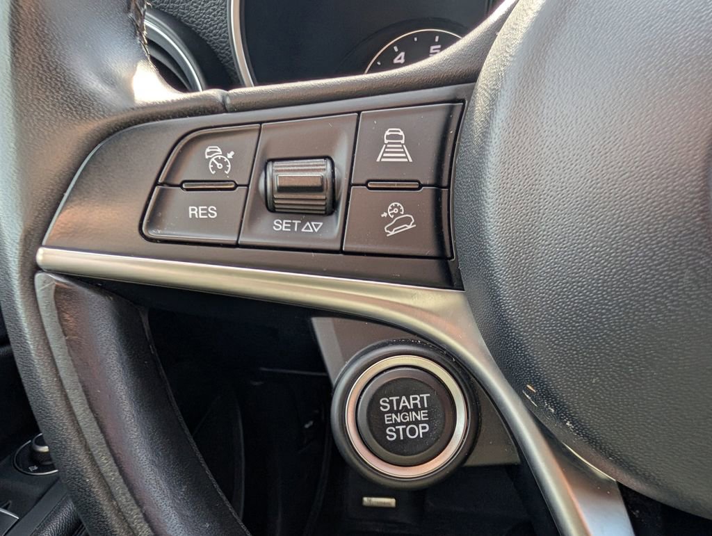Used 2018 Alfa Romeo Stelvio Ti AWD/4WD image 29