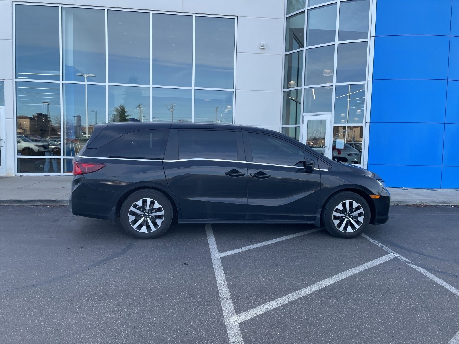 Used 2025 Honda Odyssey EX-L image 11