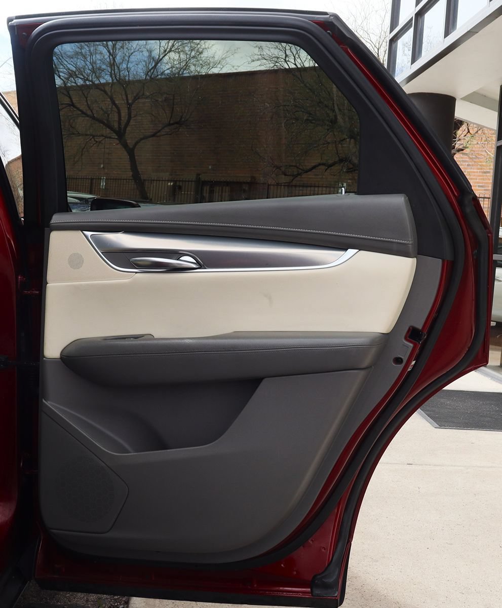 Used 2017 Cadillac XT5 Luxury w/ Driver Awareness Package FWD image 26
